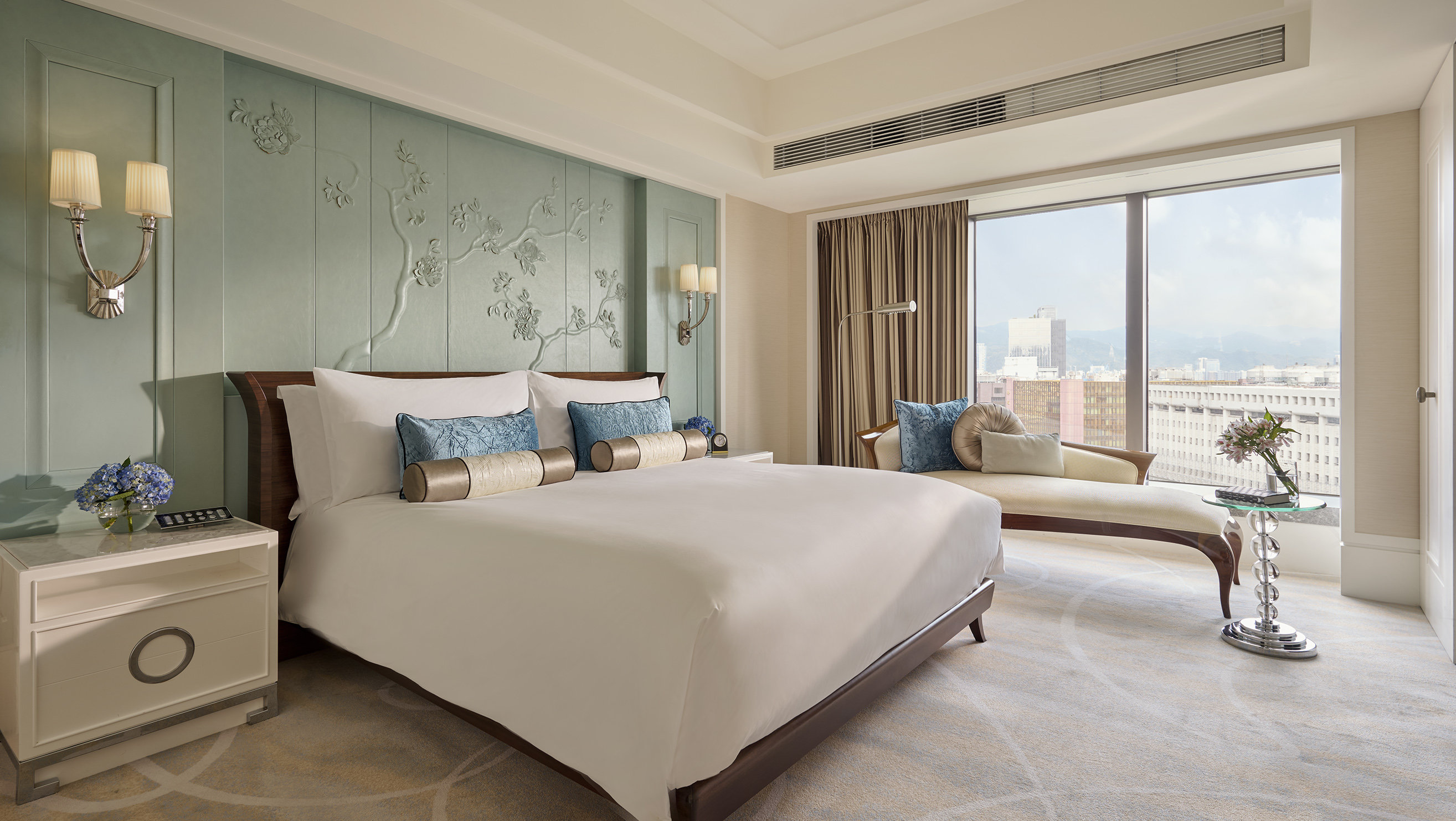 City, Club, Suite, King Bed