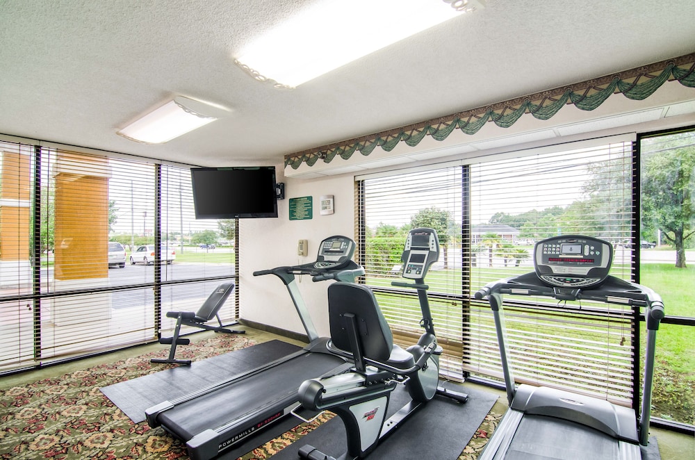 Quality Inn near University of Mobile 32/50