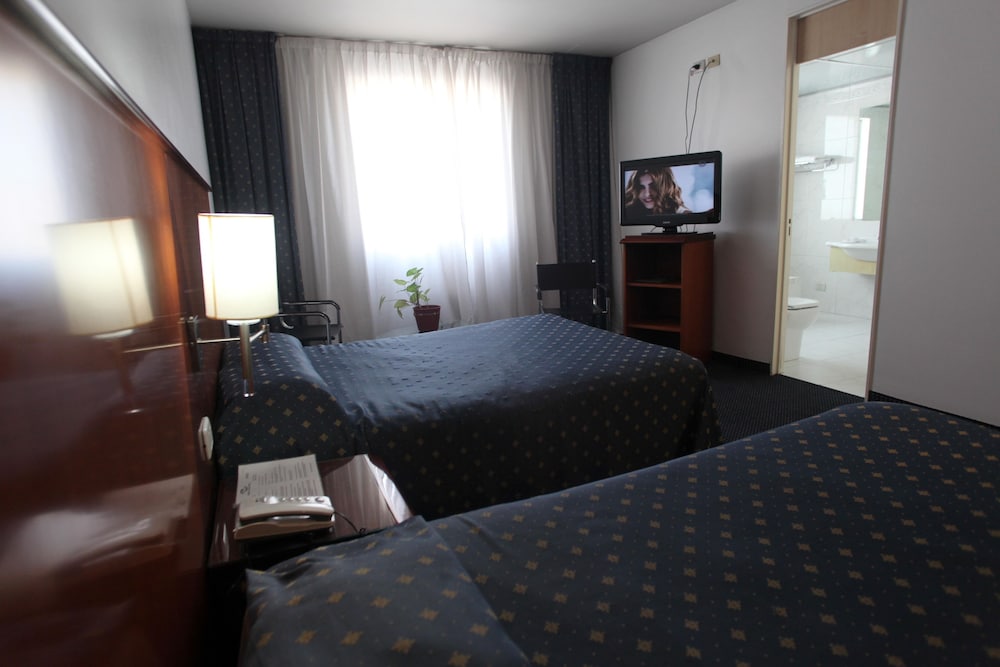 Cristal Palace Hotel 11/36