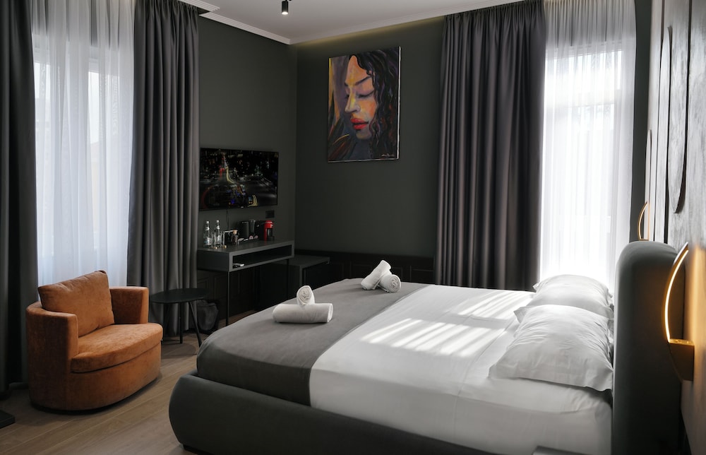 Bel Ami Hotel Tirana 21/54