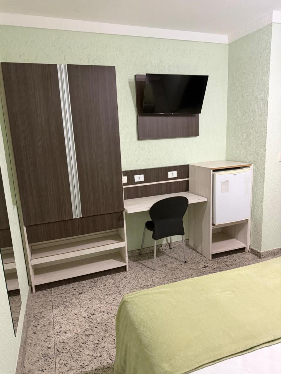 Residencial Pantanal Santa Cruz Hotel 30/35
