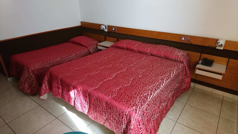 Hotel Holidays 17/54