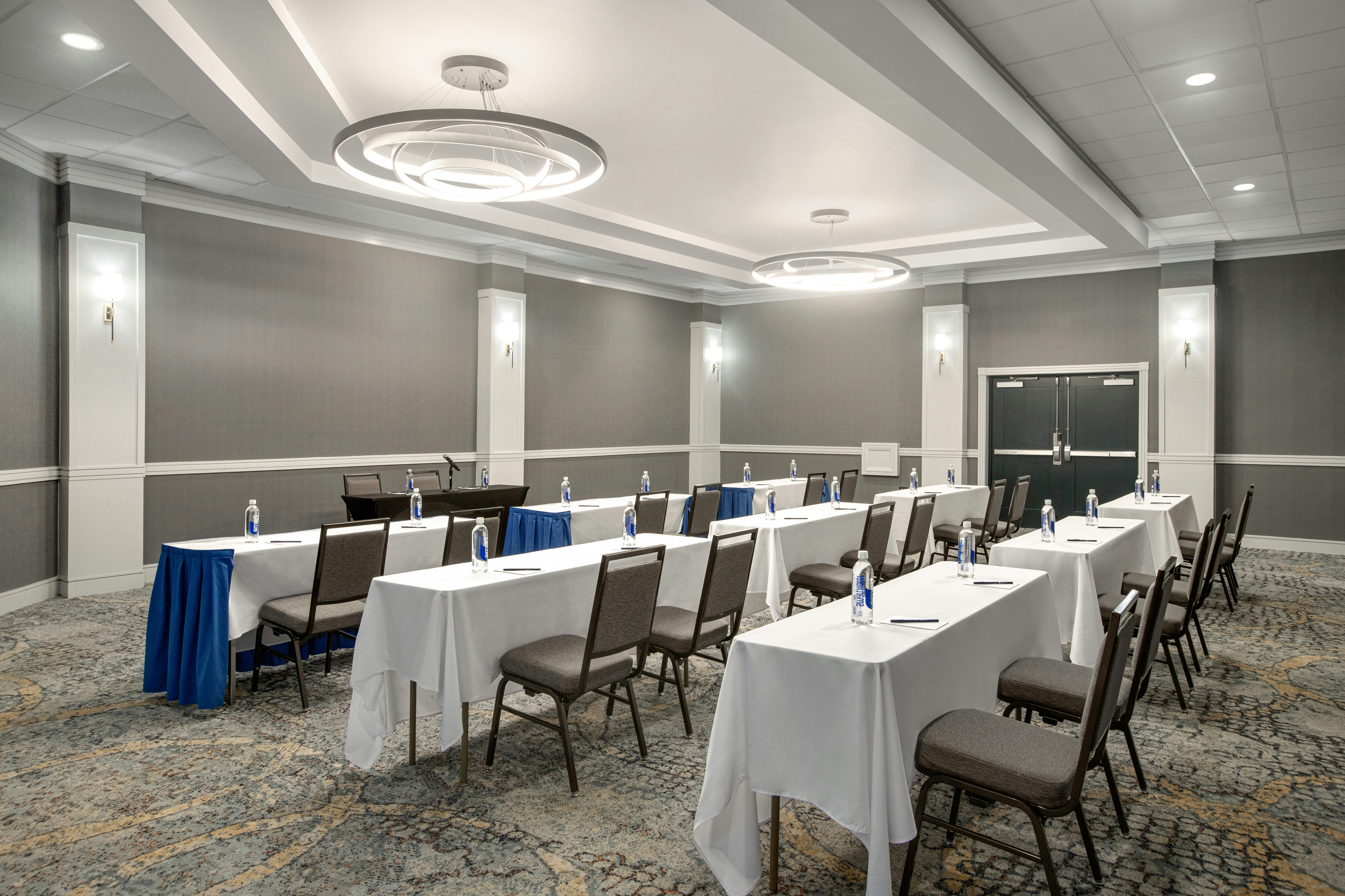 DoubleTree by Hilton Fort Myers at Bell Tower Shops 44/53