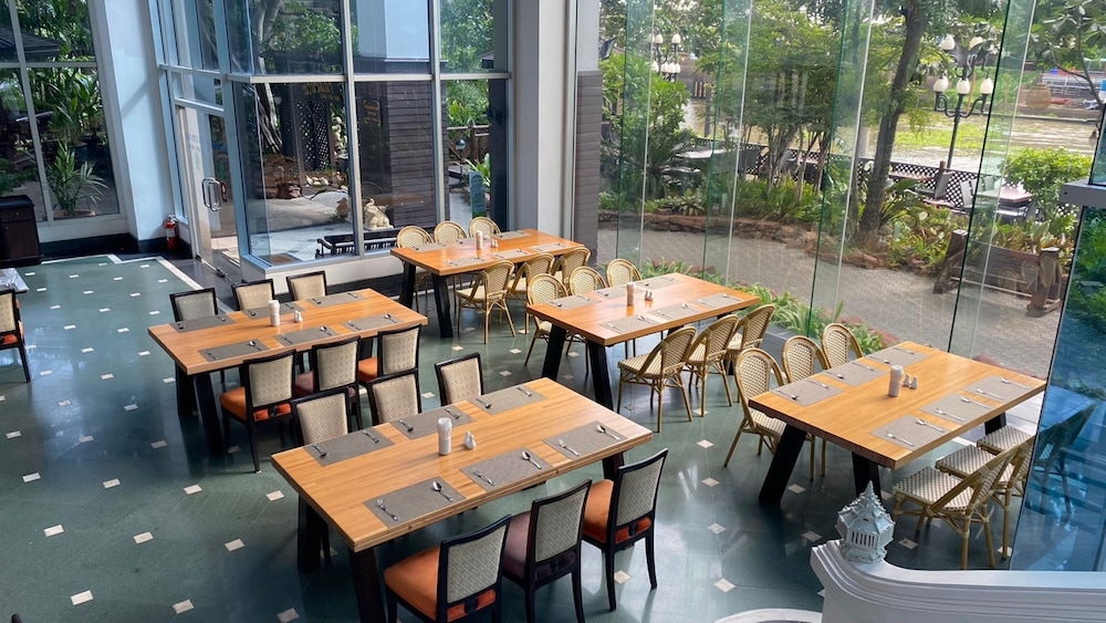 Krungsri River Hotel 34/50