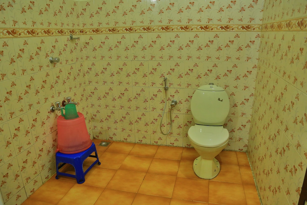 Hotel Srinivas 62/65