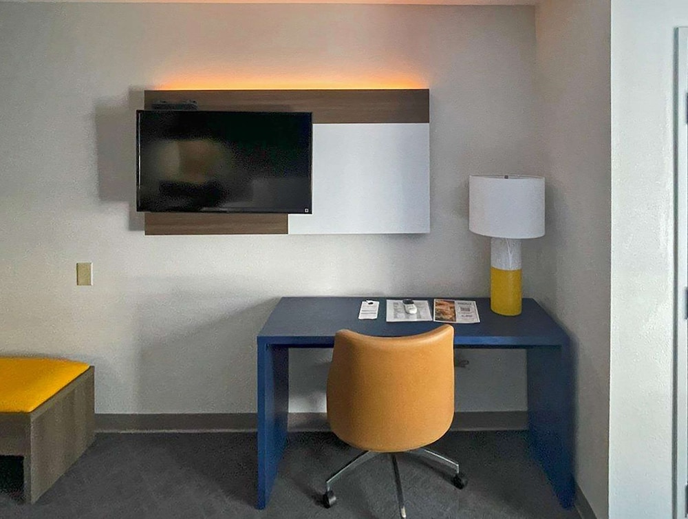 Comfort Suites Mobile-South Alabama University Area 37/43