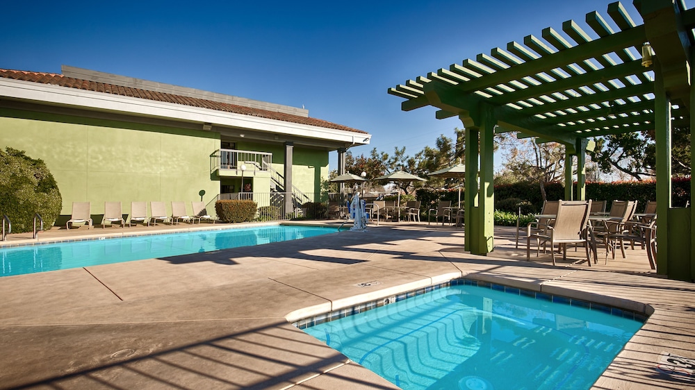 Best Western Village Inn Fresno 8/39