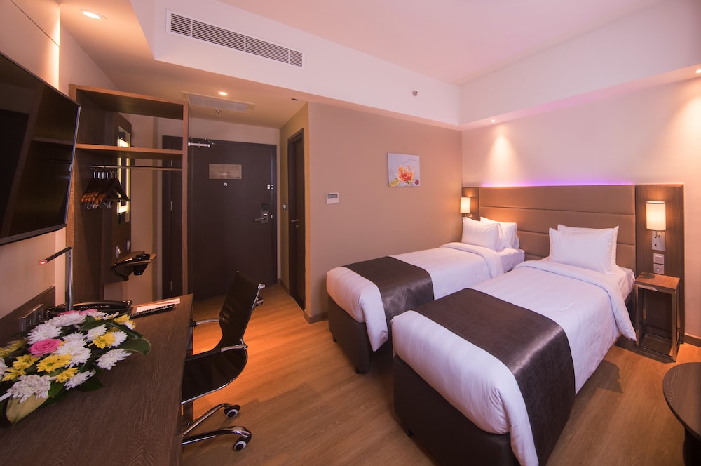 Bigland Sentul Hotel and Convention (ex Olympic Renotel Sentul) 8/50