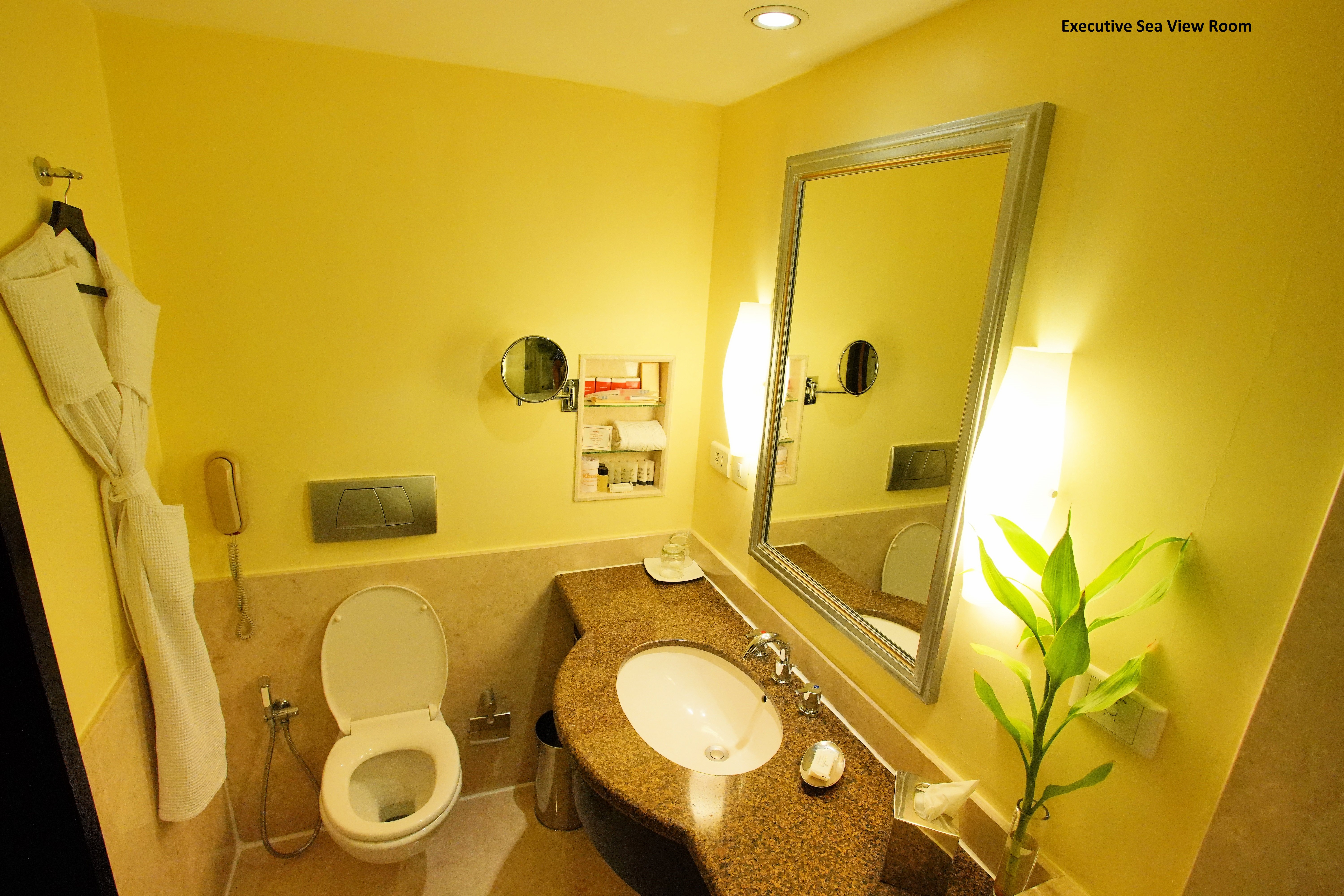 Vivanta Ernakulam, Marine Drive 31/32