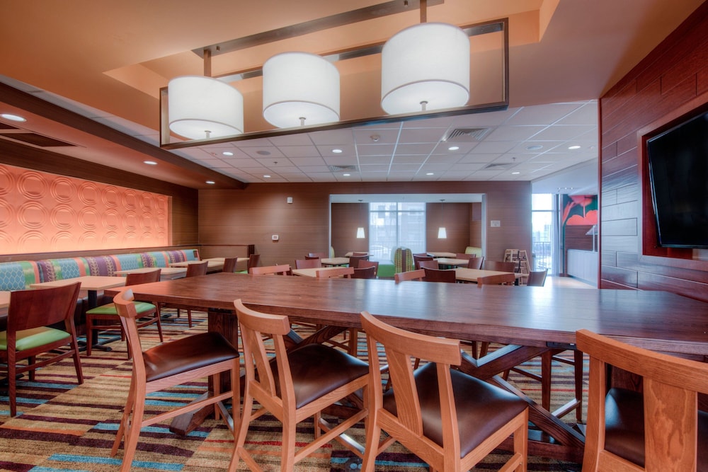 Fairfield Inn And Suites By Marriott Charlotte Airport 83/100