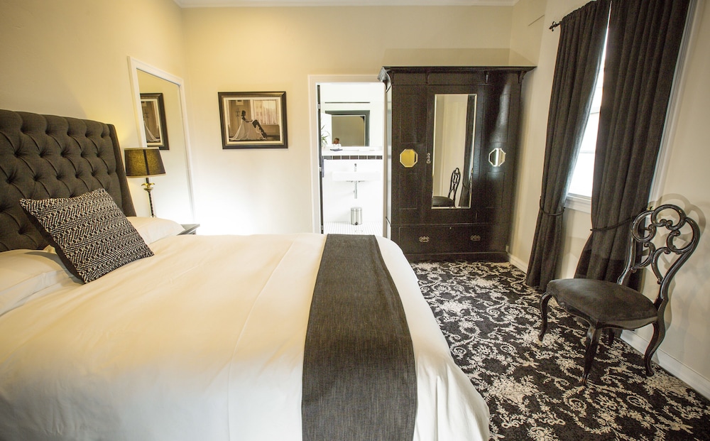 The Commercial Boutique Hotel 10/60