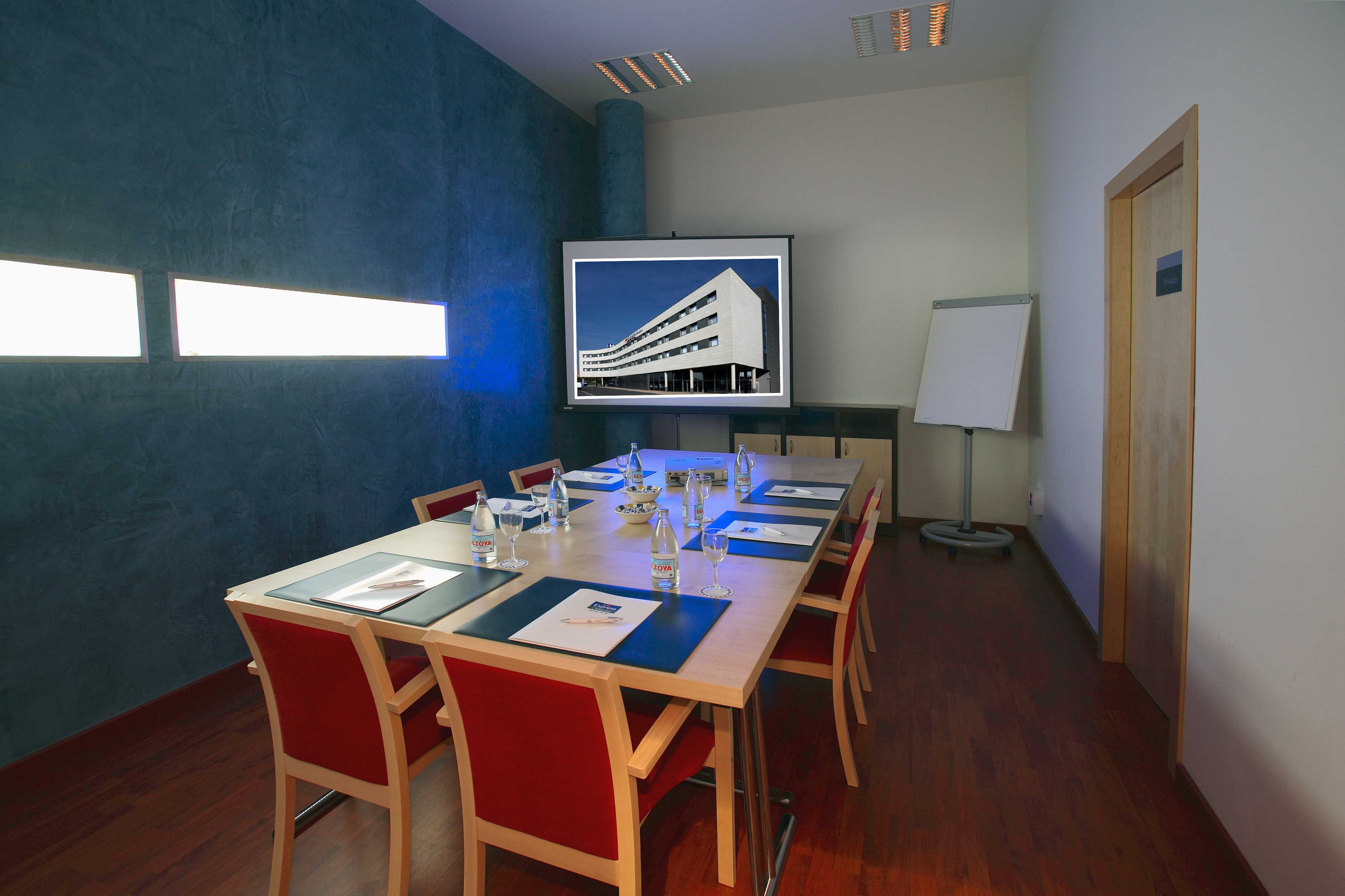 Holiday Inn Express Molins de Rei 41/62