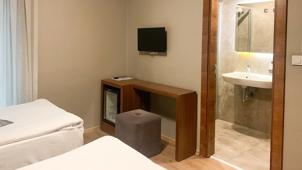2017 Hotel 13/24