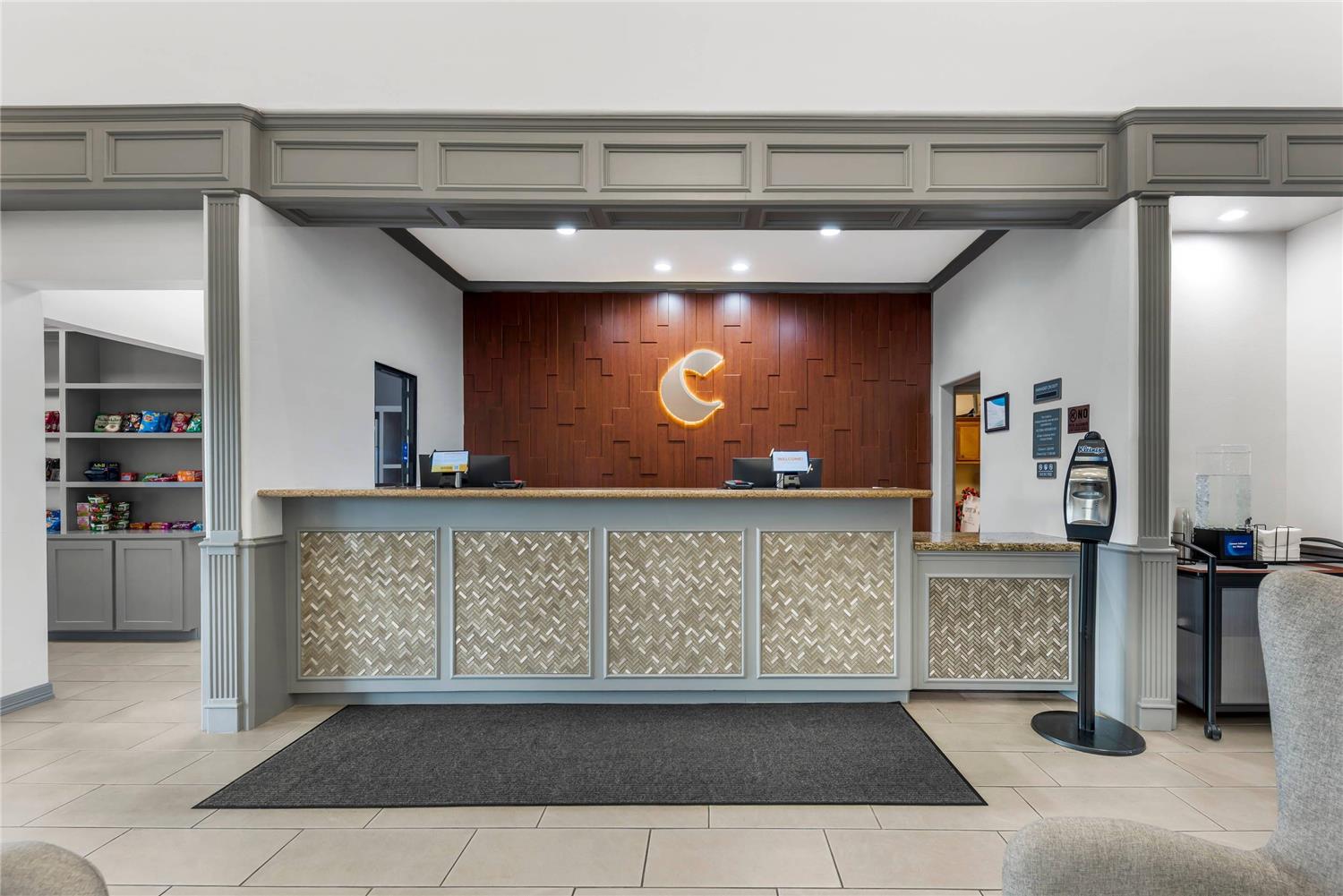 Comfort Inn & Suites Schulenburg TX 4/23