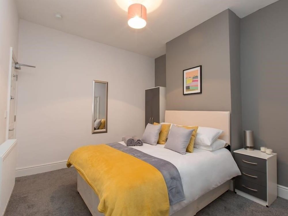 Townhouse @166 Ruskin Rd 6/32