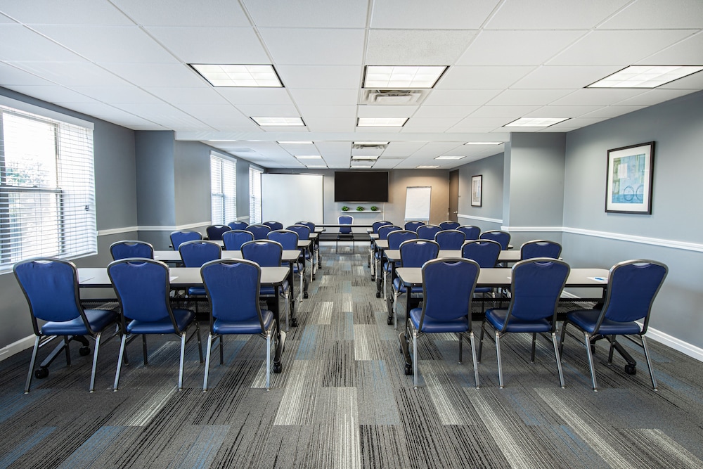 Hyatt House Chicago Schaumburg 37/50