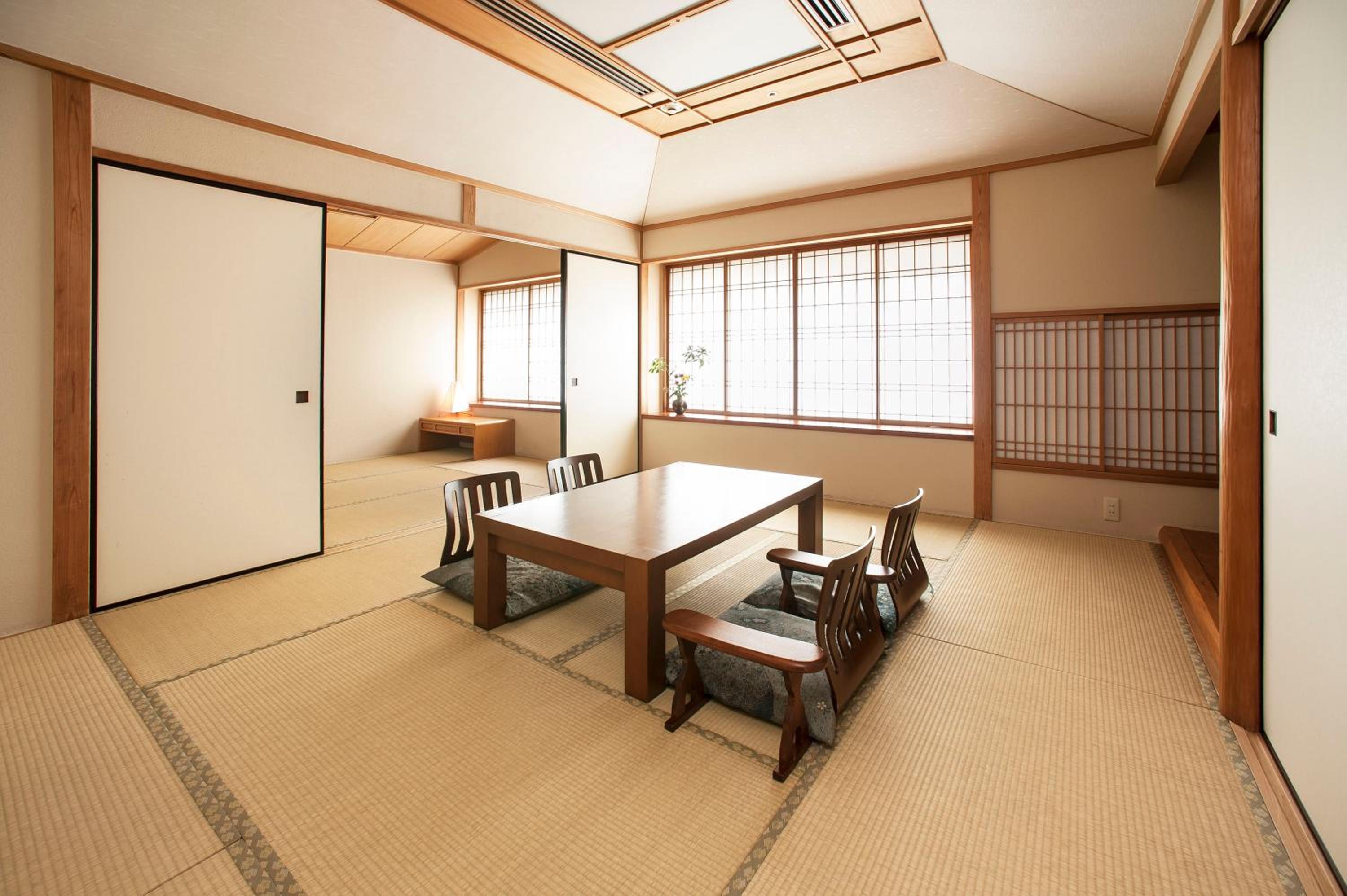 جناح ياباني، Hotel Okura Tokyo Bay 2/6