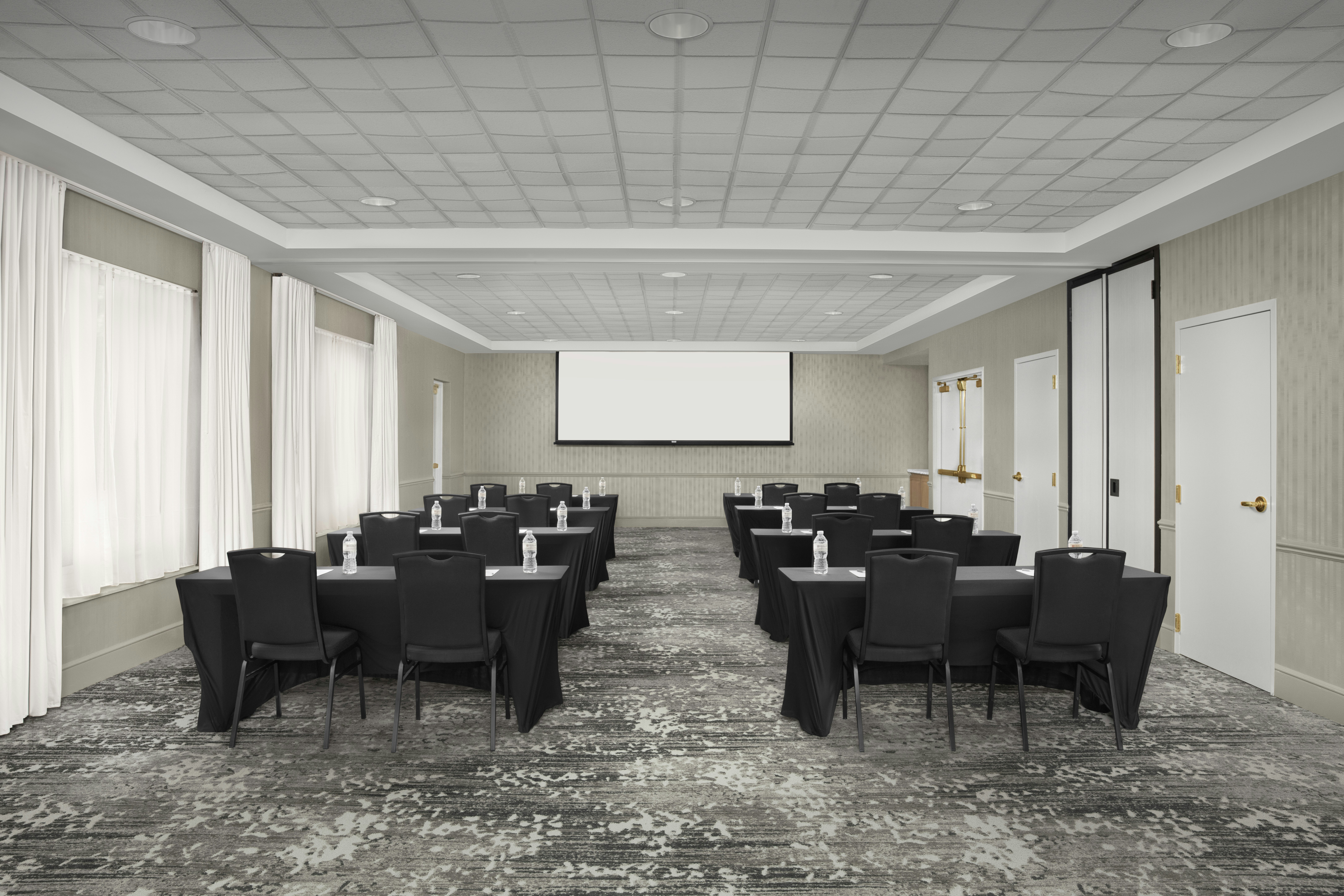 Hilton Garden Inn Hoffman Estates 44/52