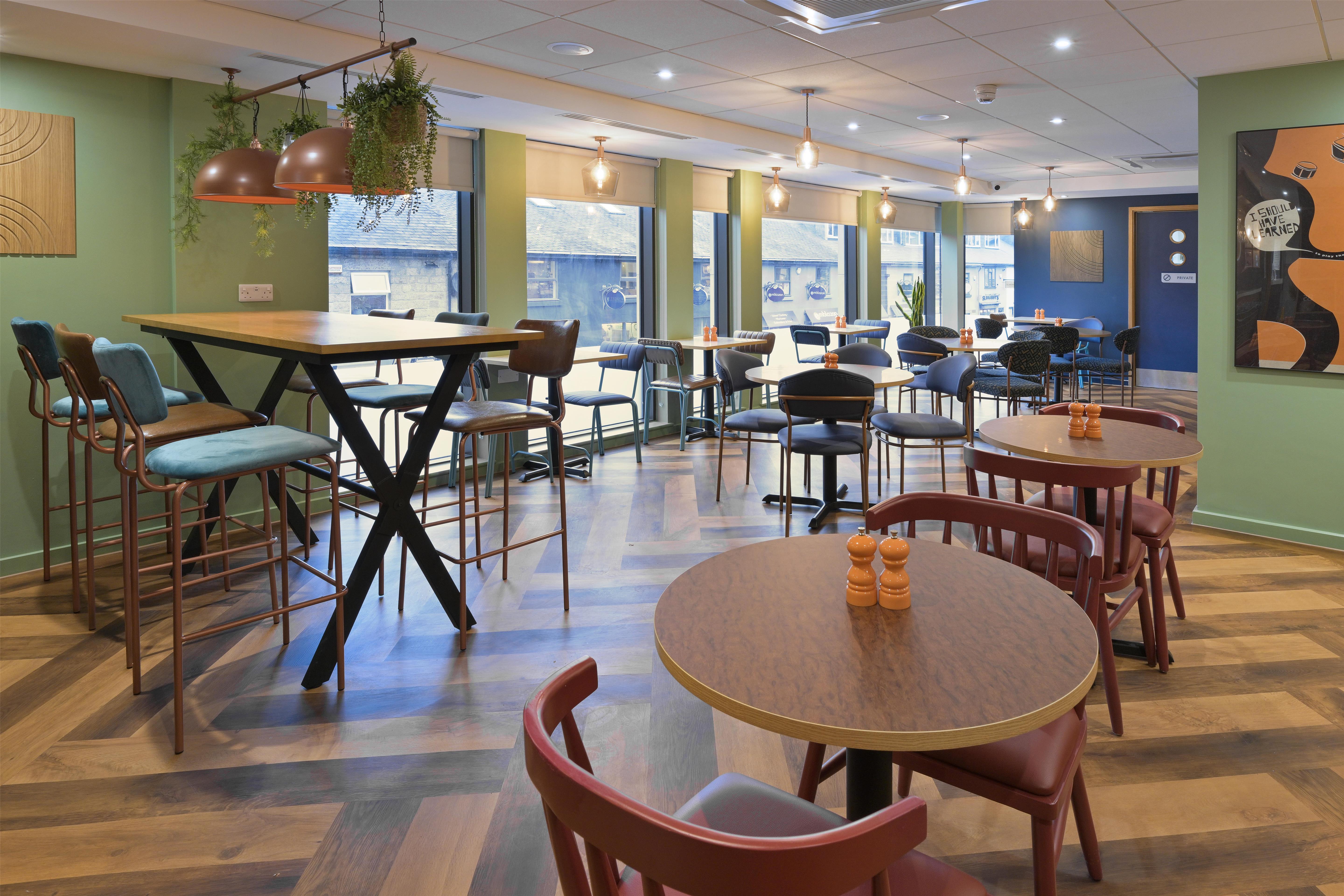 Travelodge Harrogate West Park 18/24