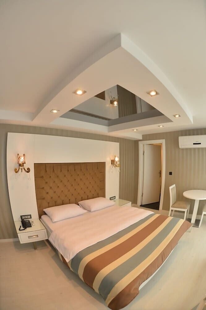 Sahin Hotel 2 10/36