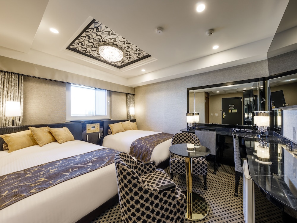 DELUXE, TWIN BEDS