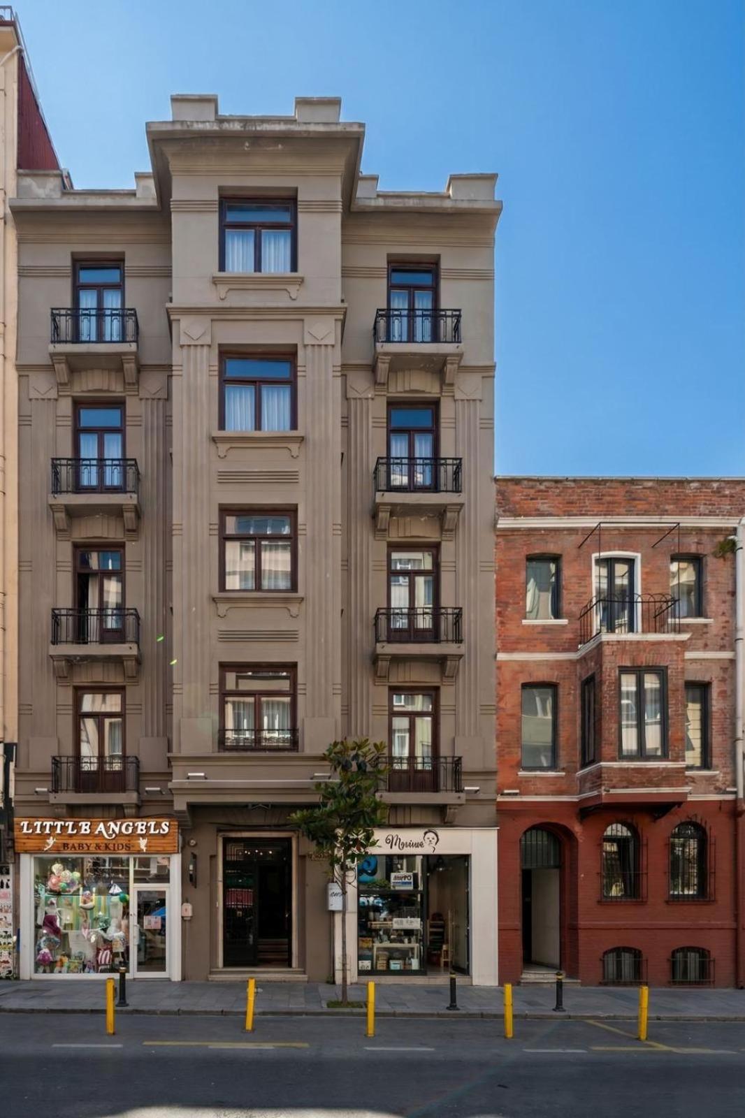 Monev Istanbul 3/48