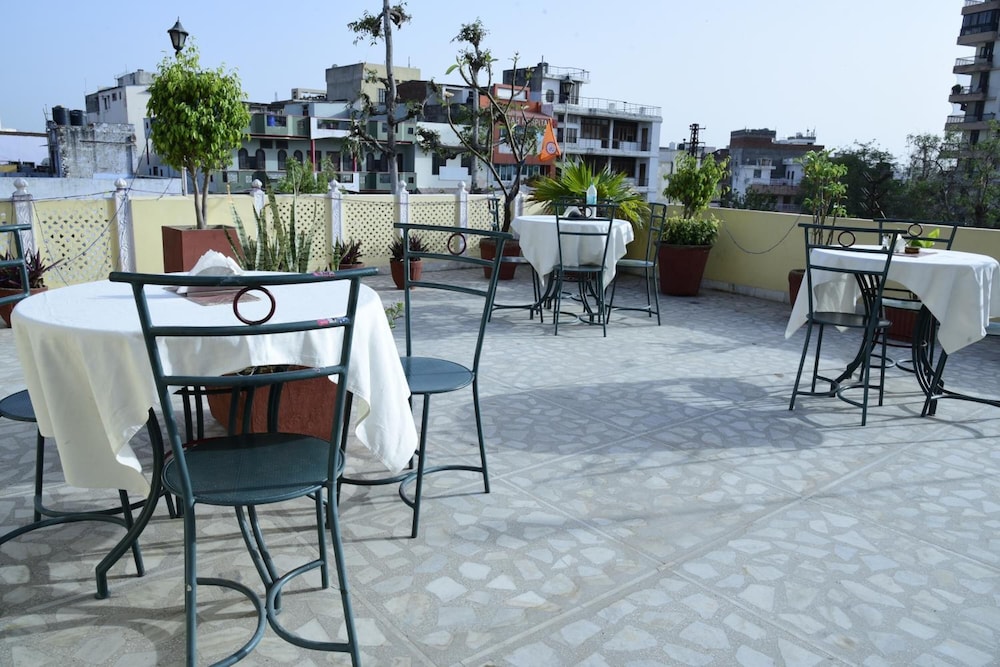 Bani Park Hotel 47/56