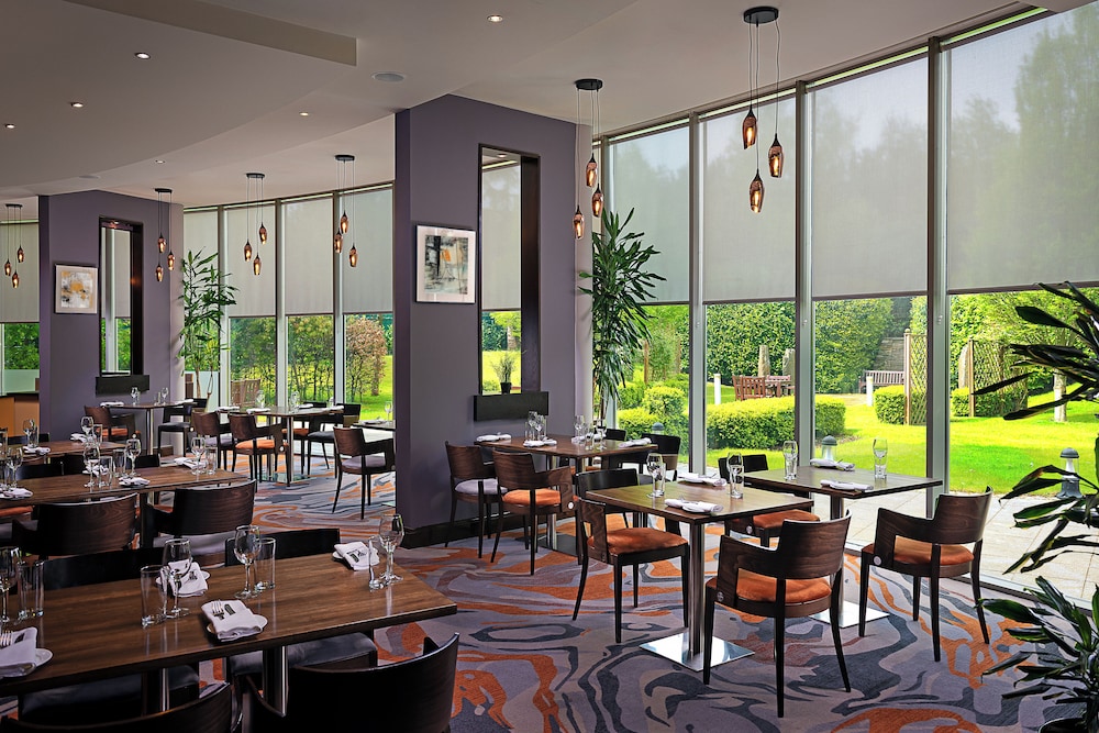 Carlton Hotel Blanchardstown 35/49