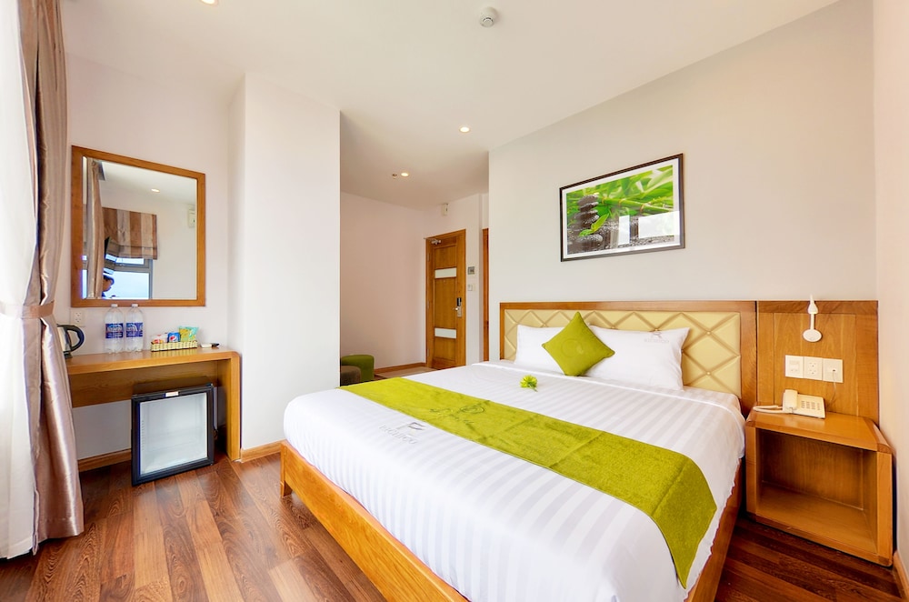 1 BEDROOM, STANDARD, DOUBLE BED, CITY VIEW