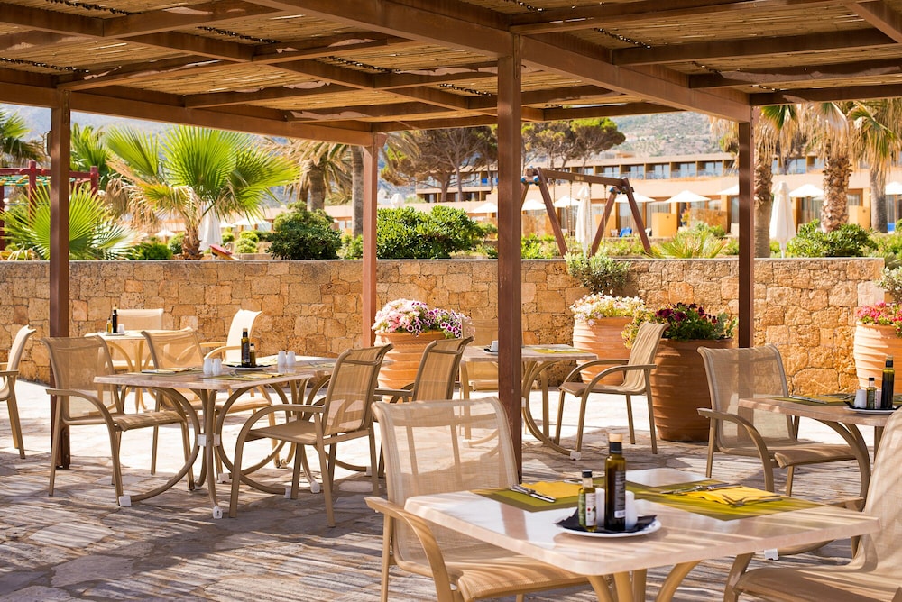 Kernos Beach Hotel and Bungalows 22/50