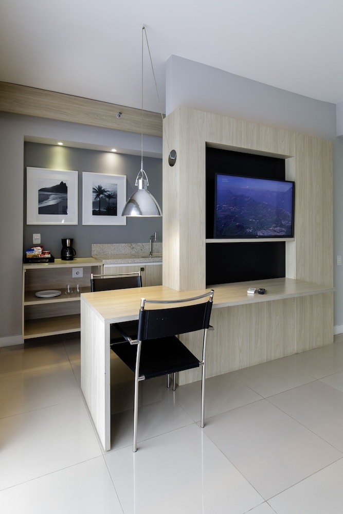 Promenade Link Stay 54/57