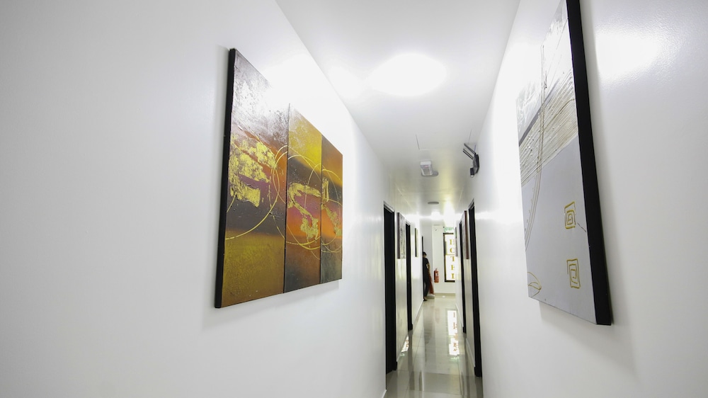 Red Velvet Inn Hotel photo3