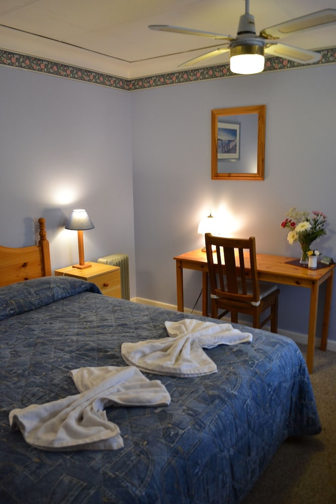 Palms Bed And Breakfast 7/29