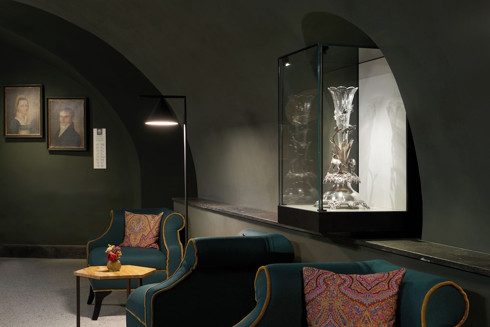 Hotel Elephant 29/50
