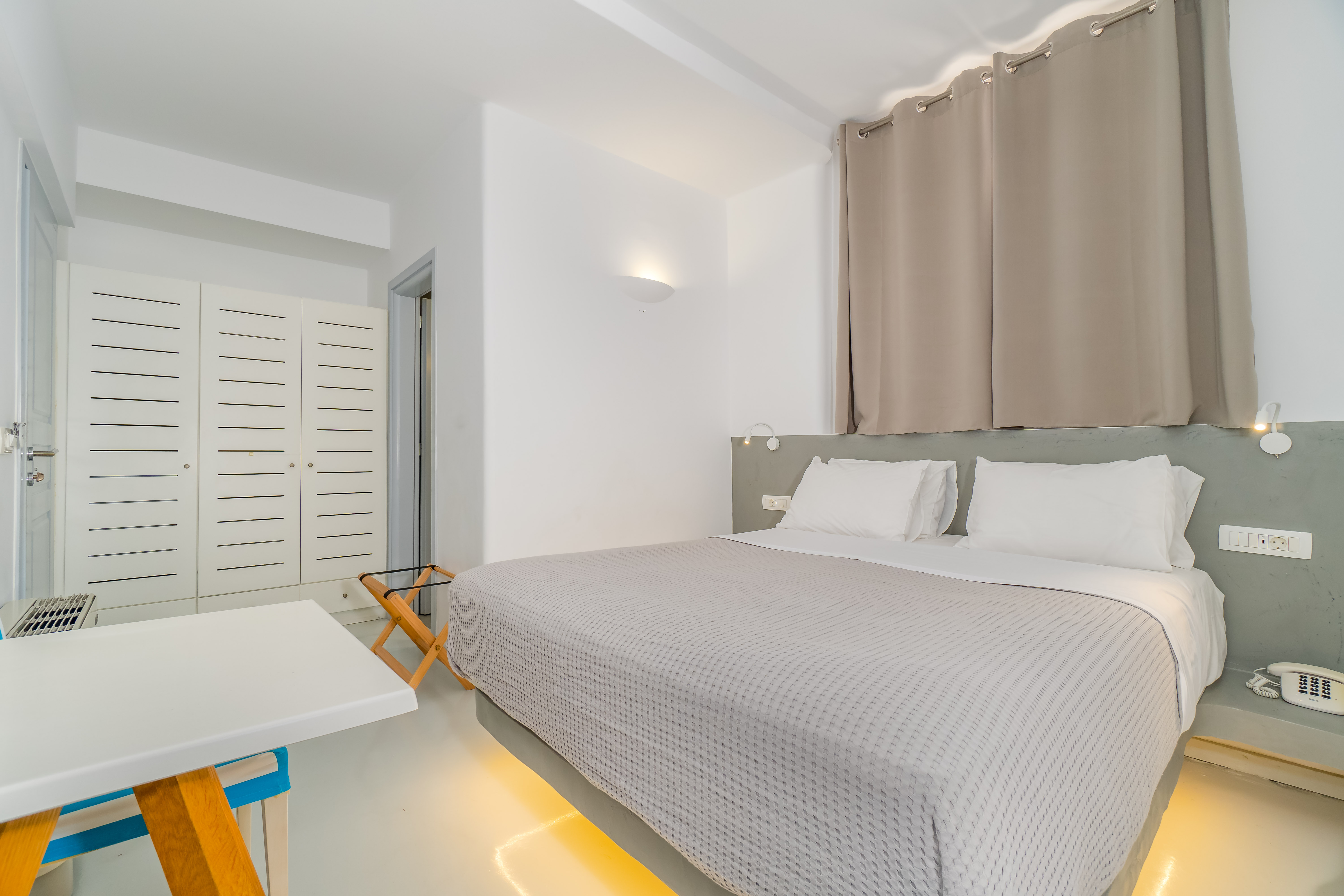غرفة ديلوكس بسرير كينج، Central Fira Hotel 7/10