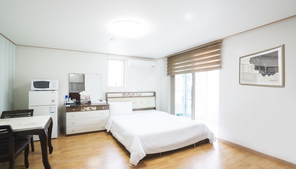 EAN Residence Hotel 10/18
