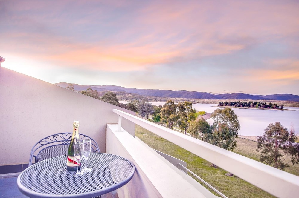 Horizons Lake Jindabyne 36/80