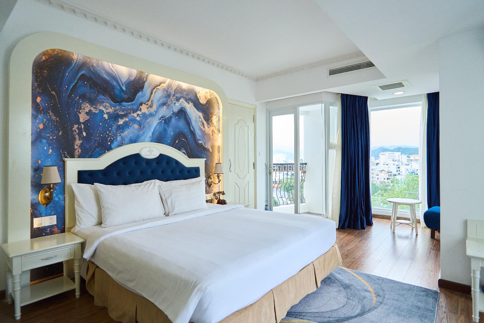 Deluxe, Double Bed