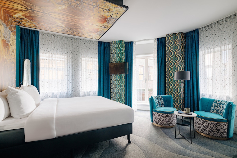 EXECUTIVE, DOUBLE BED