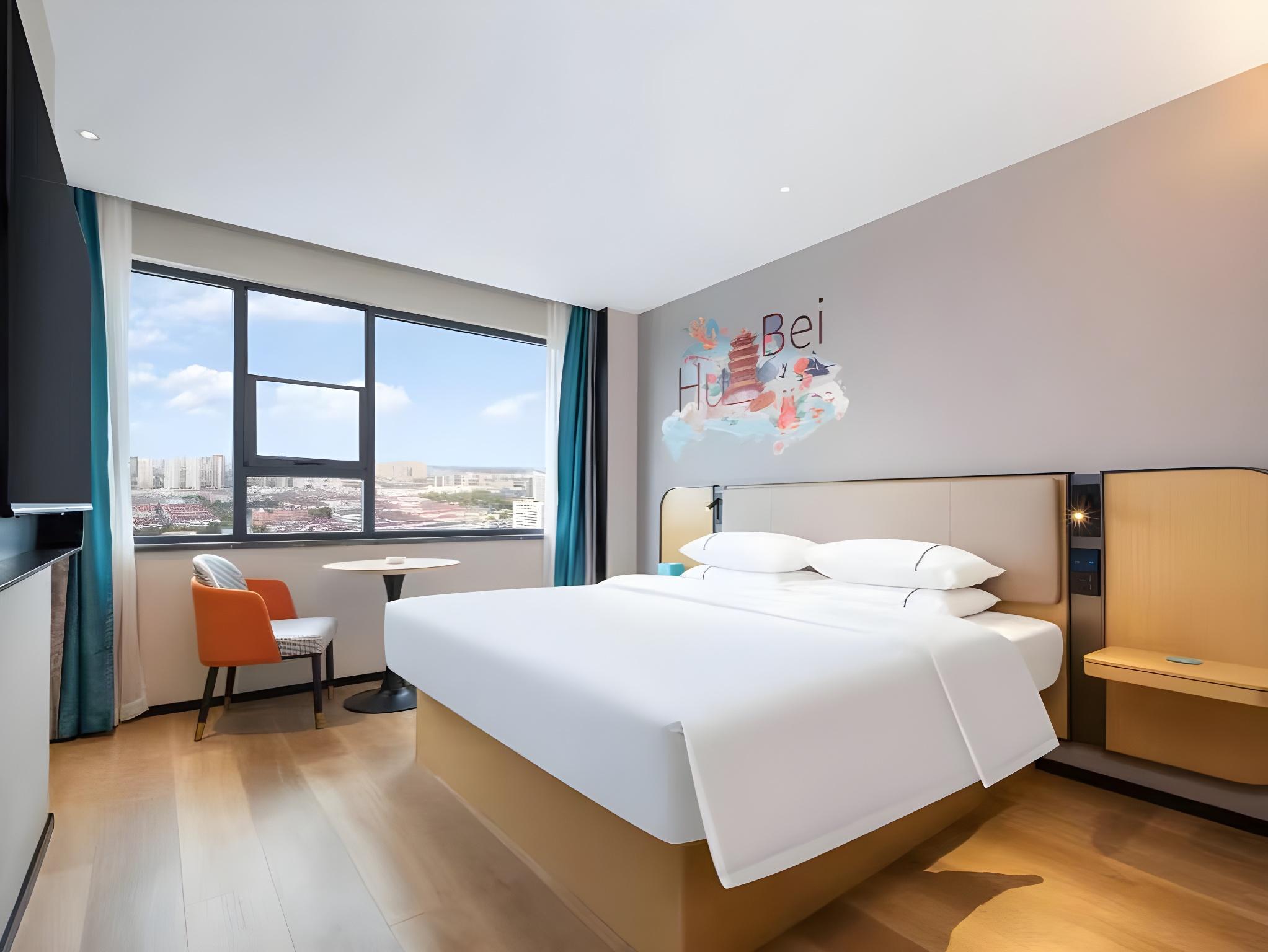 Business, King Bed, Queen Bed