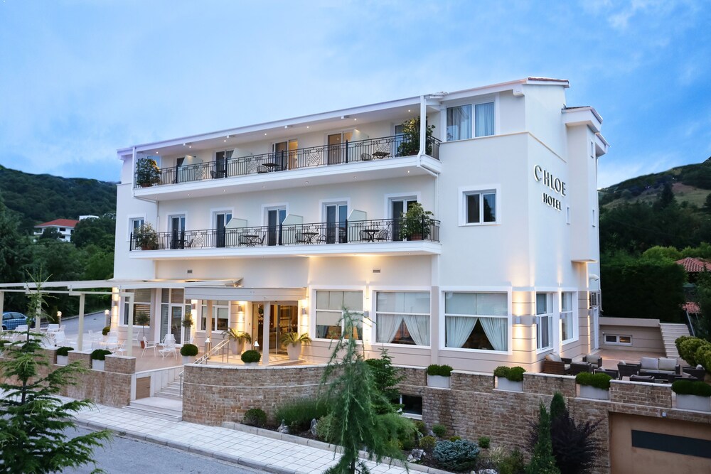 HOTEL CHLOE 1/50
