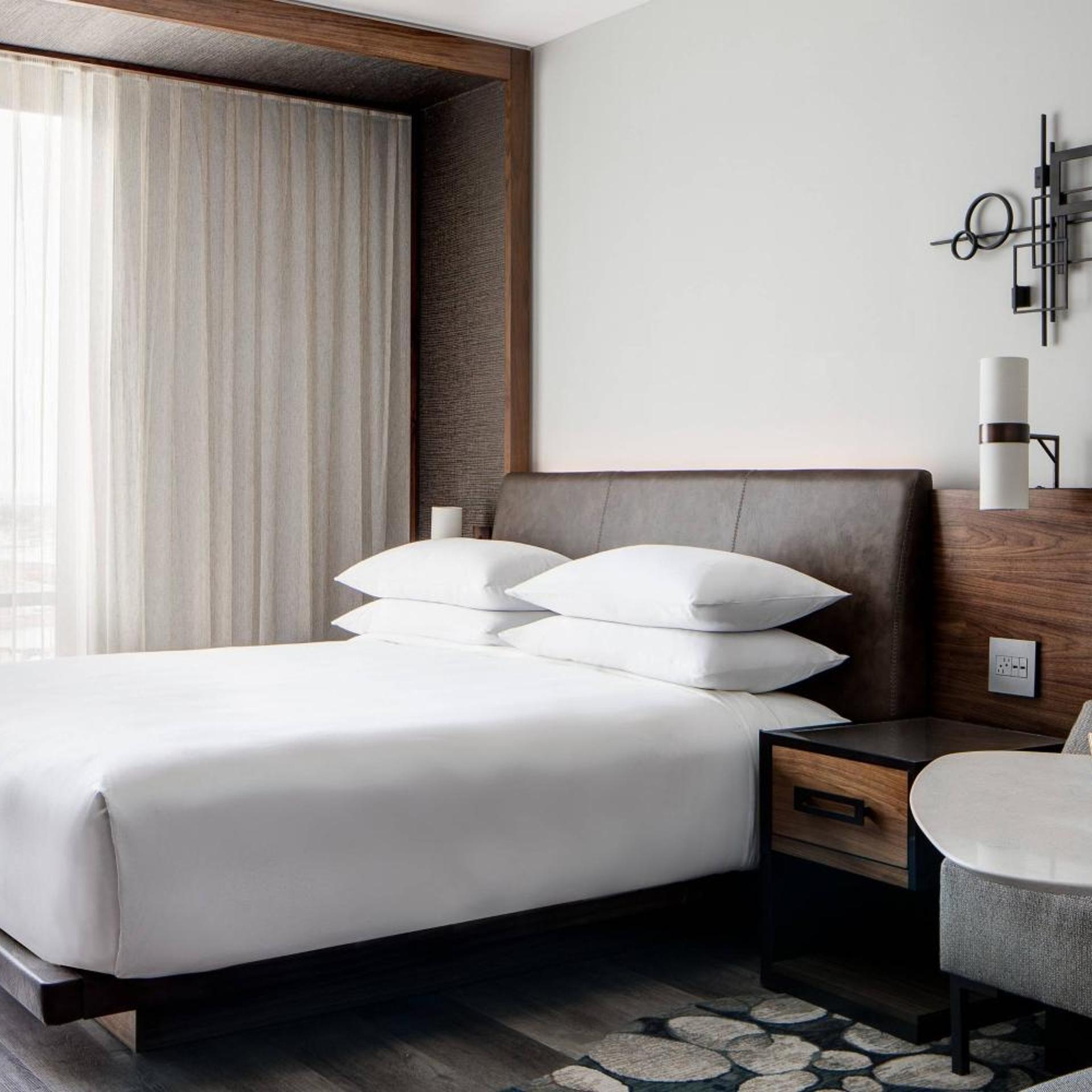 Concierge, King Bed, Accessible