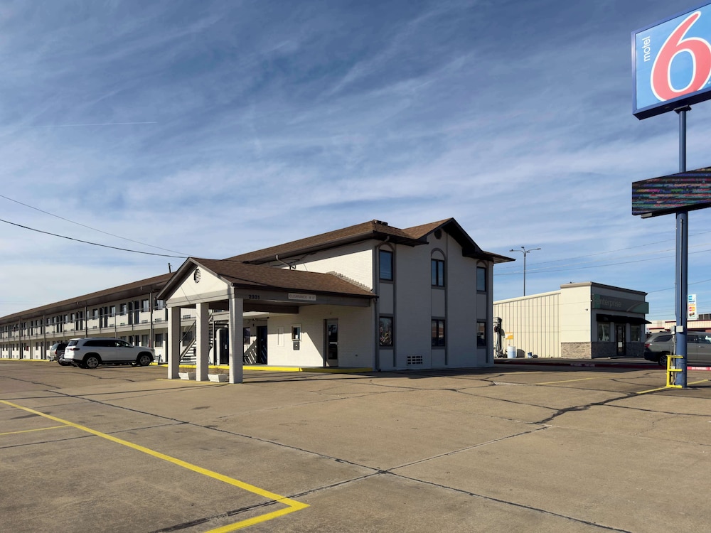 Motel6 Dyersburg, TN 34/50