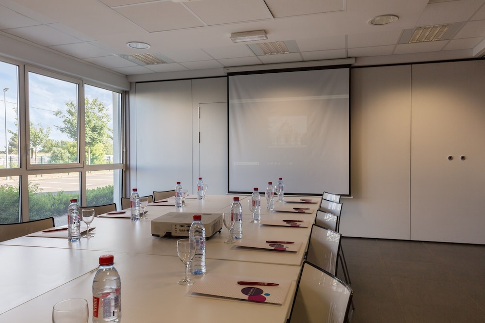 Hotel the Originals Des Lys Dreux 39/47