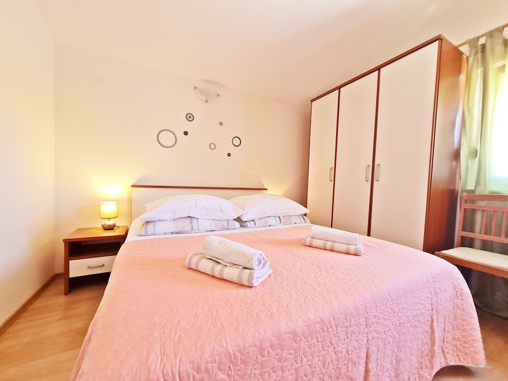 APARTMENTS ROOMS PORAT 13/47