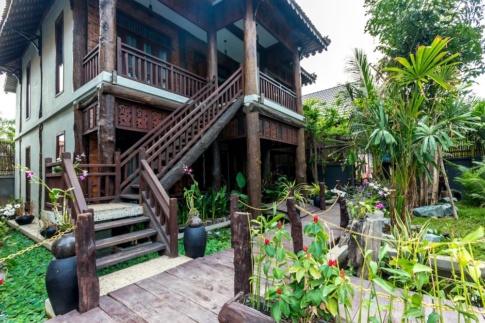 JAVA WOODEN VILLA 46/50