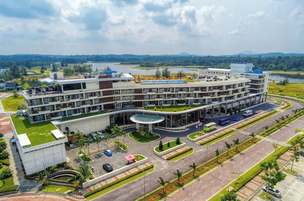 Grand Lagoi Hotel By Willson 4/71