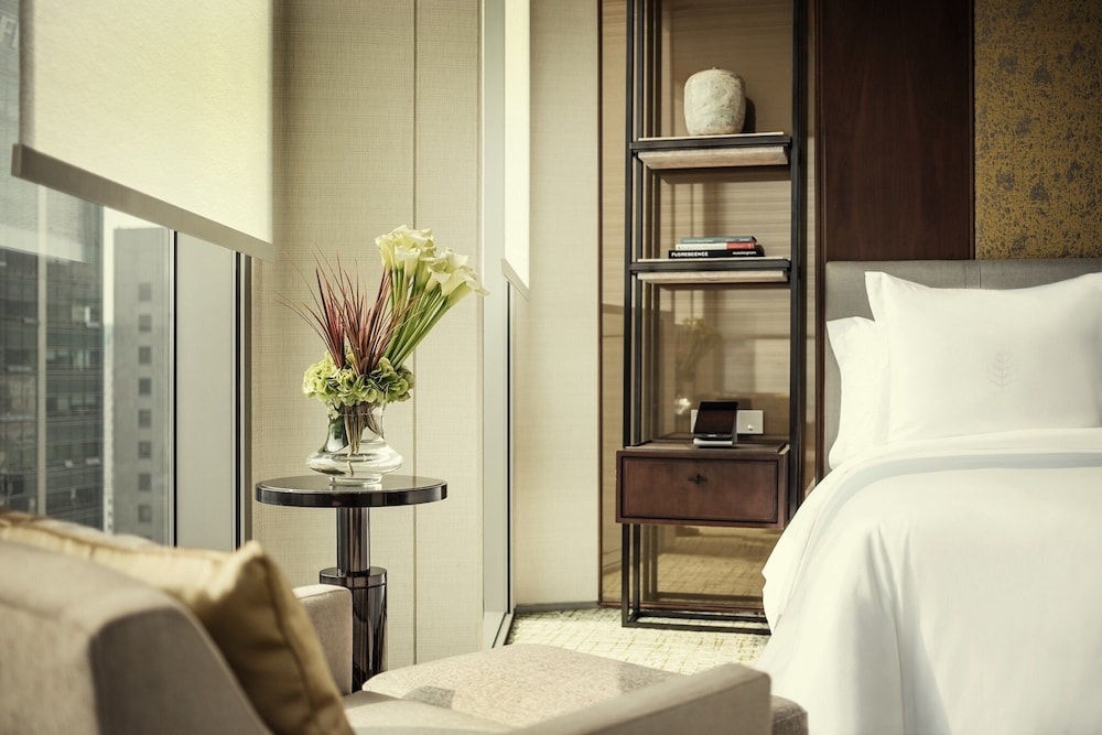 Four Seasons Hotel Seoul 11/72
