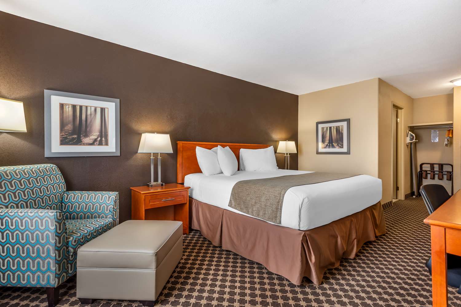 Best Western Strathmore Inn 5/25