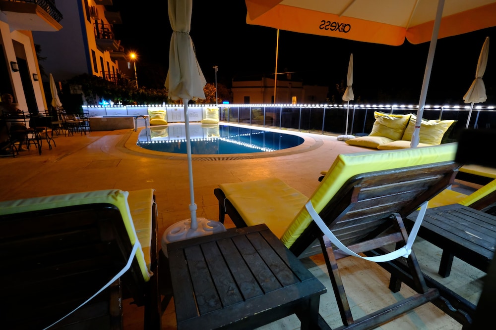Enda Boutique Hotel 64/70